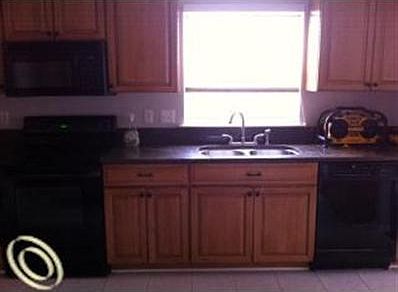 5th image of 303 Four Seasons Dr #1