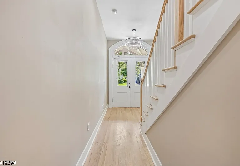 49 Park Ave #1 — Photo 2