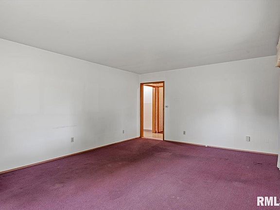 4th image of 2301 Arrowhead Dr