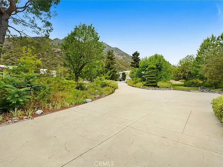 821 Melody Ln — Photo 3