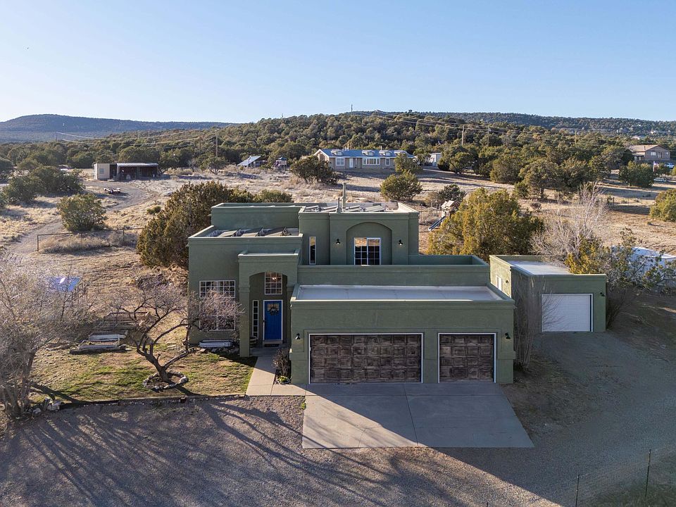 1st image of 711 Tierra Alegre Ct