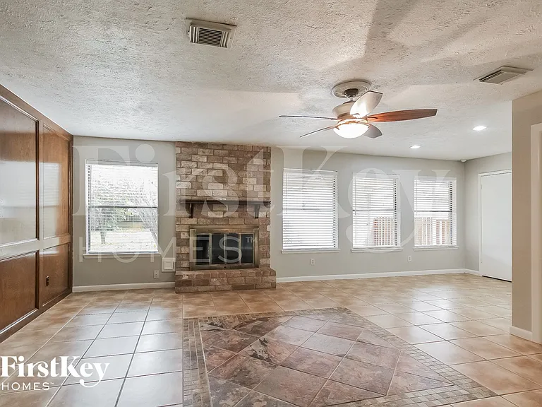 21419 Park Willow Dr — Photo 7
