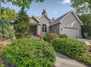 1395 Summerwood Dr, South Haven, MI 49090