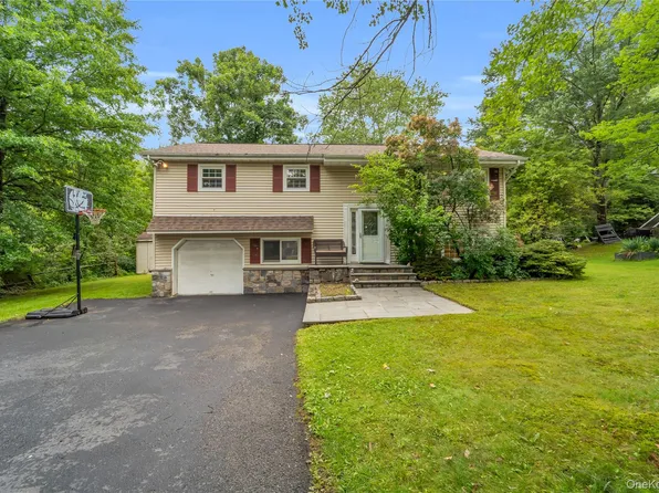 124 Northmore Drive, Yorktown Heights, NY 10598