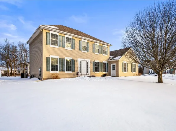 724 Old Country Rd, Rochester, NY 14612