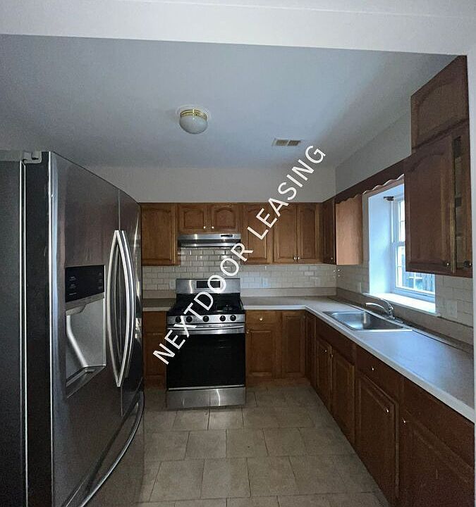 1st image of 487 Communipaw Ave #1M
