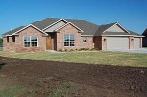 2nd image of 423 Fairway Cir