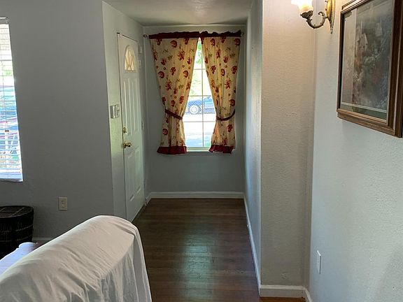 3rd image of 1029 Alamos Ave