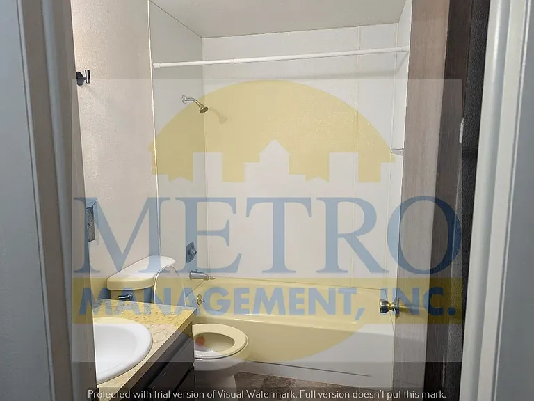 768 W Sylvan St — Photo 2