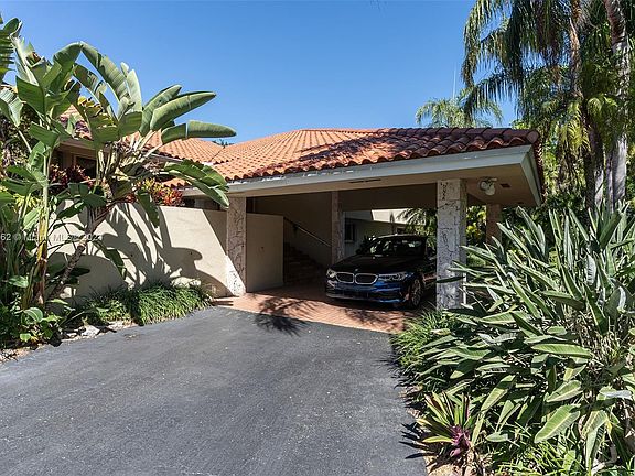 4th image of 7556 Los Pinos Blvd