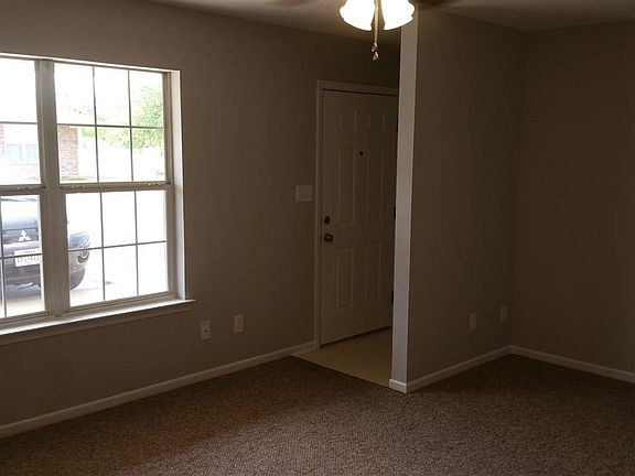 3rd image of 1525 Trigg Ln APT 502
