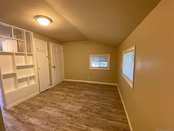 3rd image of 1547 S Knoxville Ave #B