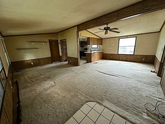 3rd image of 411 Aquaview Dr
