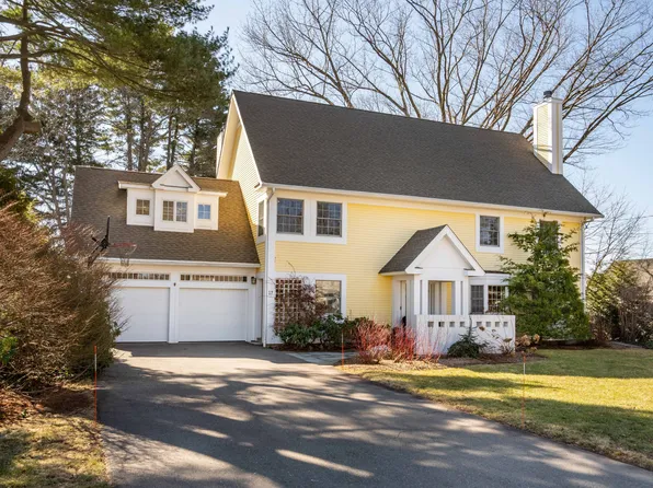 17 Braintree Drive, West Hartford, CT 06117