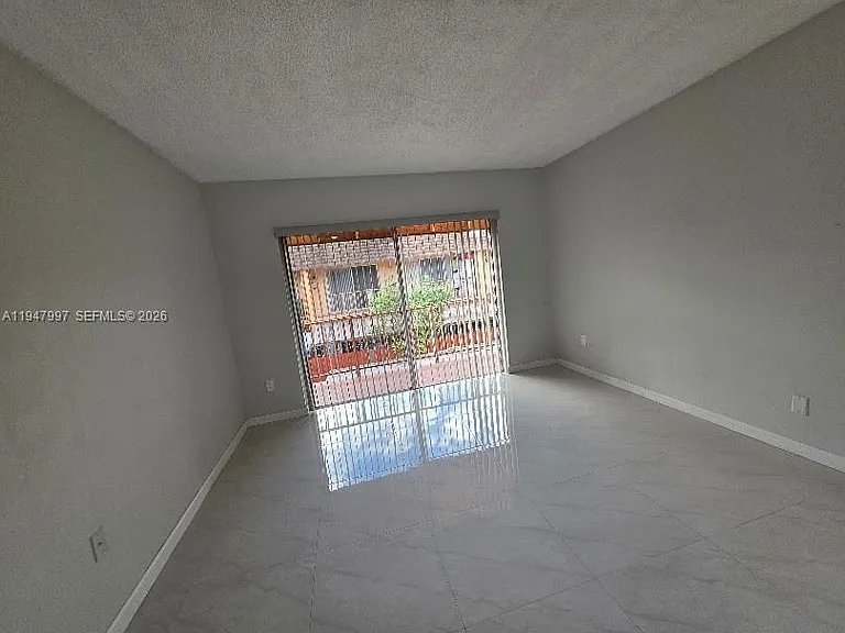 810 SW 129th Pl #206 — Photo 9