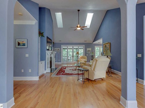 4th image of 203 Beckworth Dr