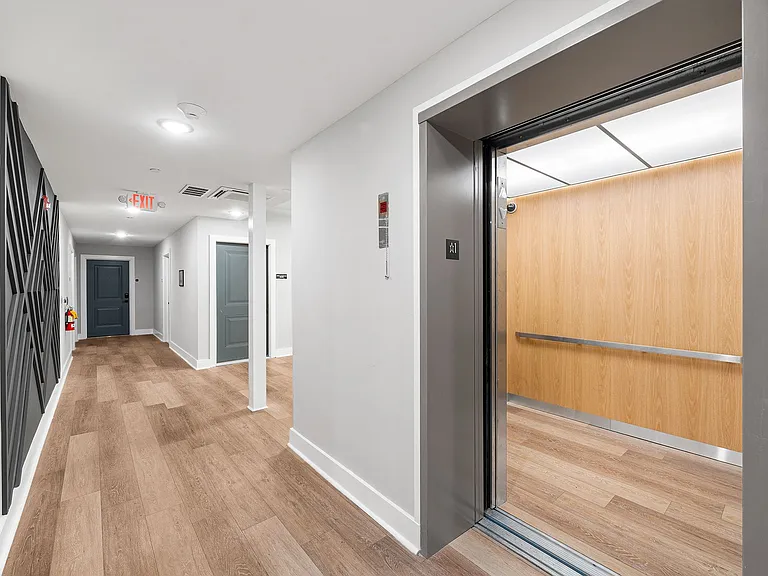 Gorgeous New Diamond St Construction Boasting Luxury Finishes — Photo 23