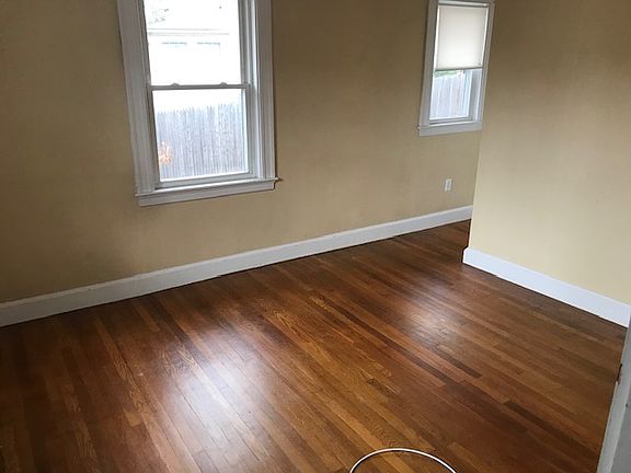 second pic of the living room