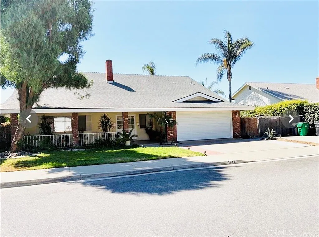 4 bed, 2179 sqft, $4,300 — Photo 2