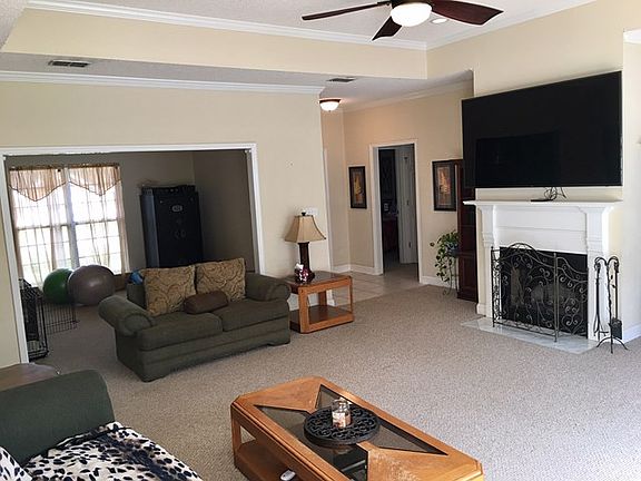 3rd image of 180 Ambleside Dr