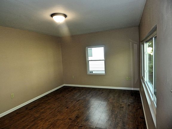 3rd image of 5242 Fairview Ave