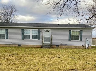 75 State St, Middleport, NY 14105