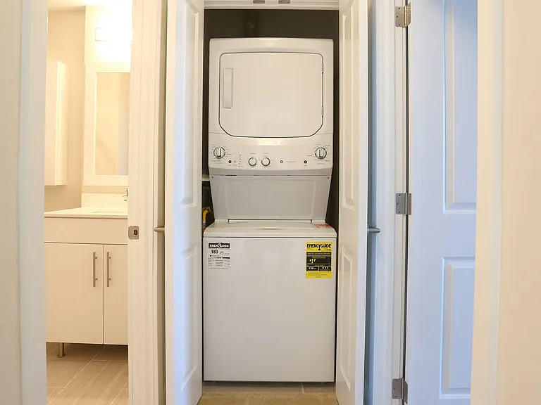 Dupont Towers — Photo 18