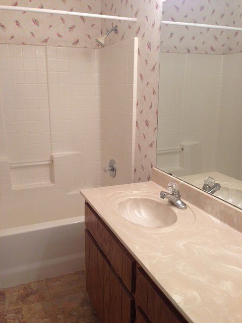 2nd image of 1711 W Doyle St