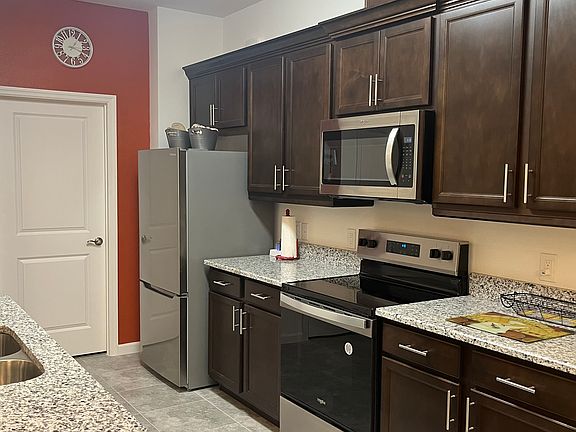 5th image of 400 Gypsy Palace Ln