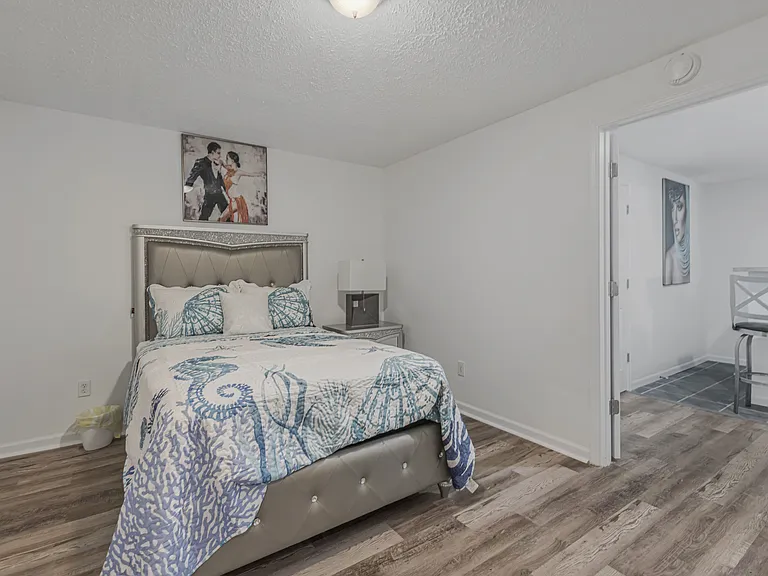 6824 Beagle Dr — Photo 12