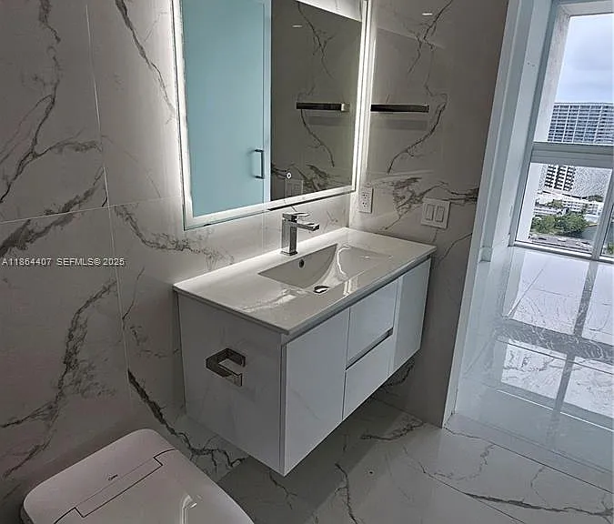 1861 NW North River Dr #11 — Photo 33