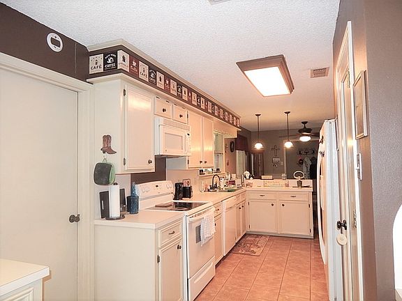 3rd image of 207 County Road 330