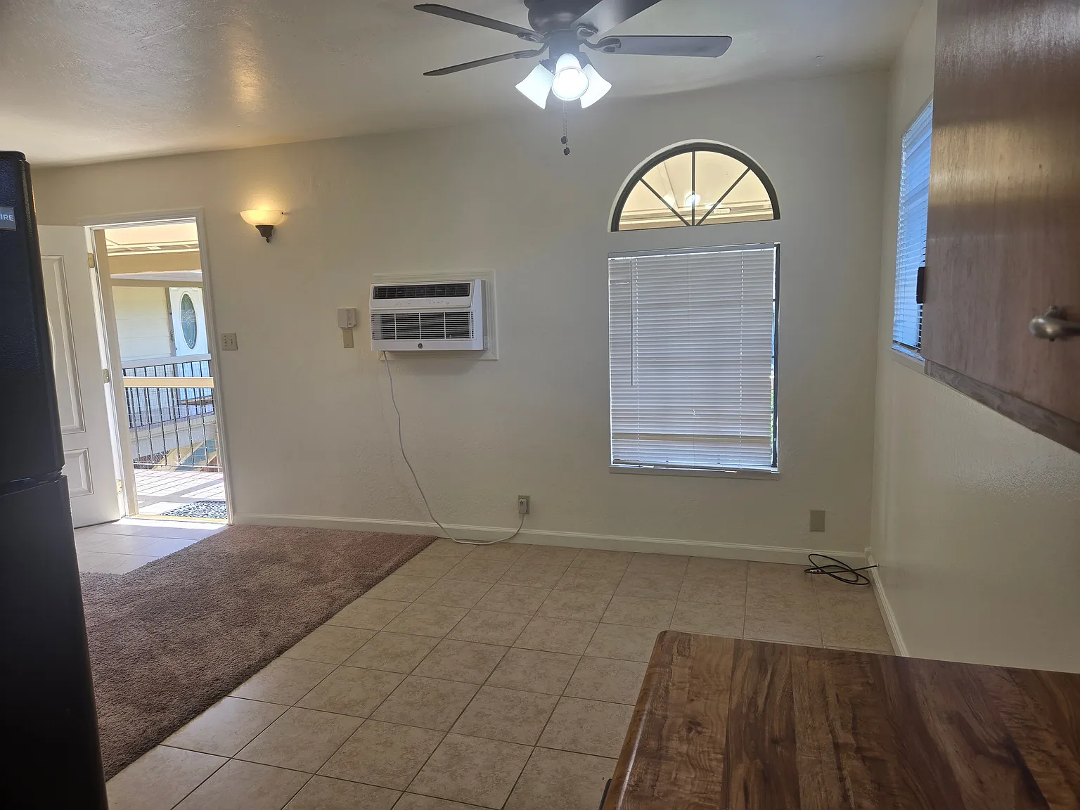 2 bed, 900 sqft, $1,995 — Photo 3