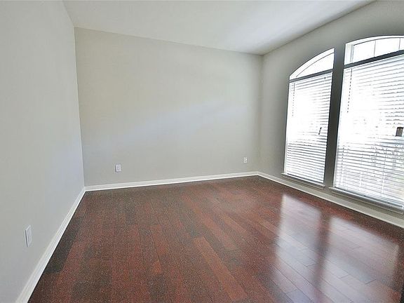 3rd image of 2905 Autumn Creek Dr