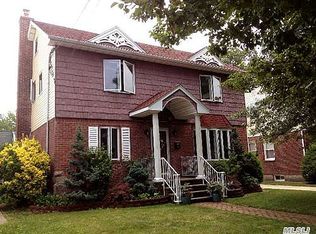 16 Jones St, New Hyde Park, NY 11040