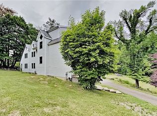 9752 Lindsay Rd, Pittsburgh, PA 15237