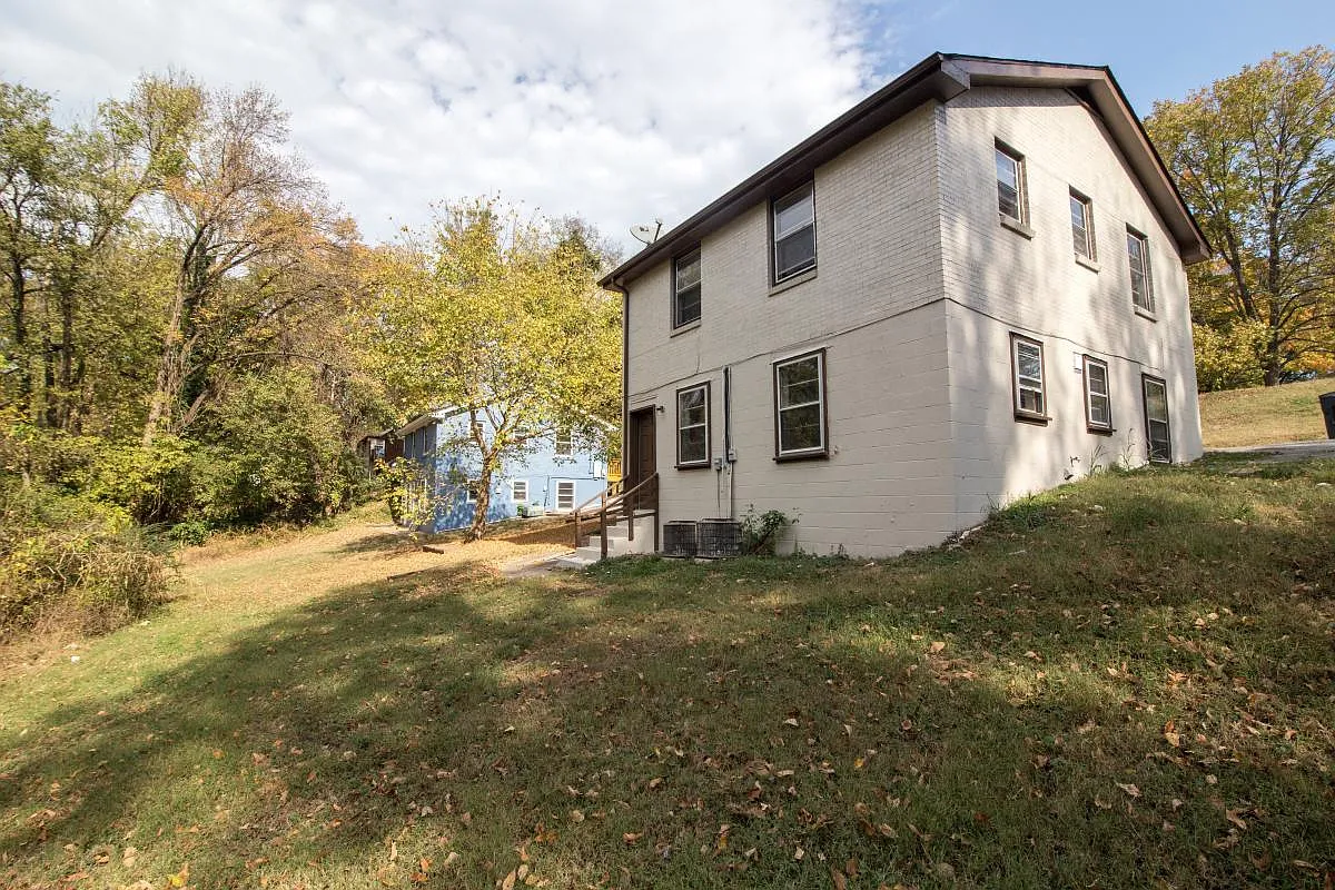 Building Photo - 268 McGavock Pike #A
