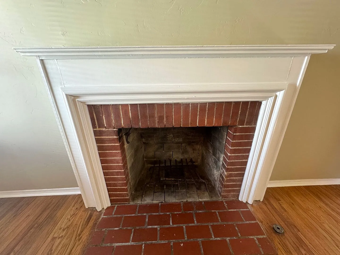 2 bedroom near 15th & Yale — Photo 3