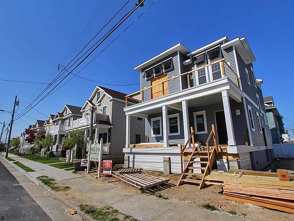3rd image of 105 N Douglas Ave