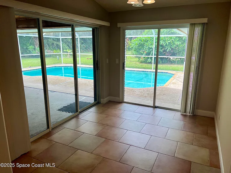 2372 Windham Dr — Photo 7