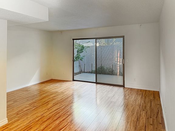 2nd image of 727 E Tujunga Ave APT B