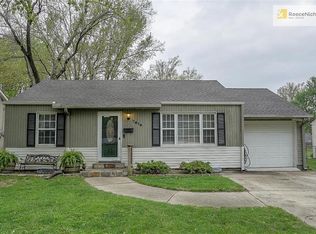 7616 Robinson St, Overland Park, KS 66204