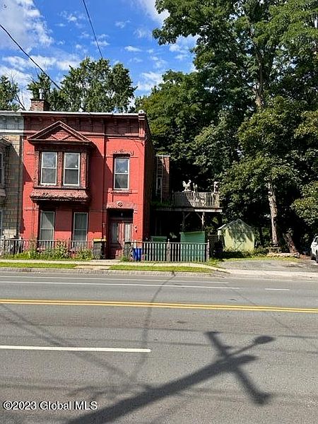 2nd image of 1 Pawling Avenue
