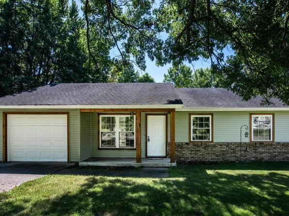1607 E Pickett Ln, Marion, IL 62959