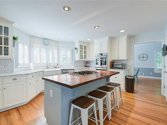 5th image of 103 Shady Ln