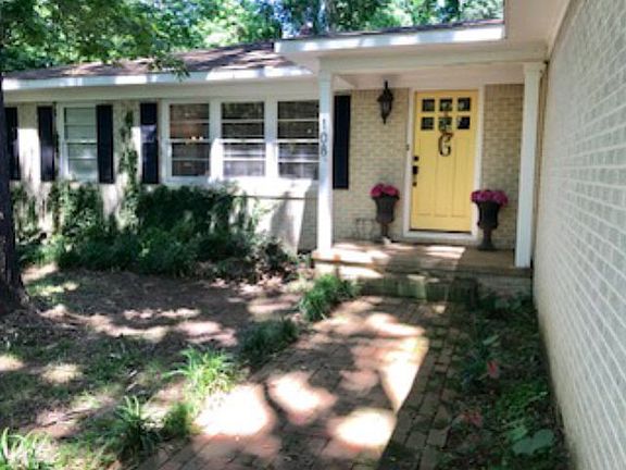 2nd image of 108 Lakeshore Dr