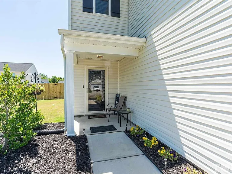 326 Pillow Ln — Photo 4