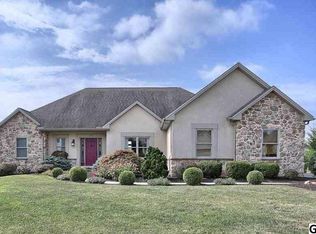 207 Evergreen Dr, Boiling Springs, PA 17007