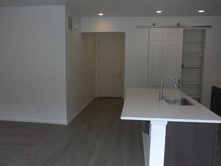 1561 W 220 N — Photo 16