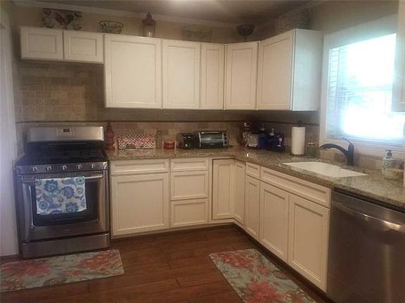 2nd image of 310 Avenue L